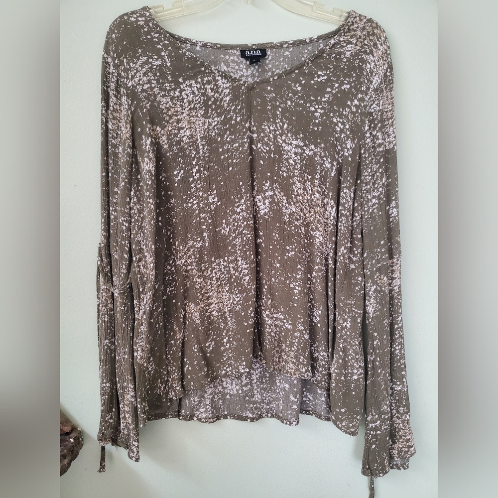 A.N.A A New Approach size L Olive Green and White Boho Blouse